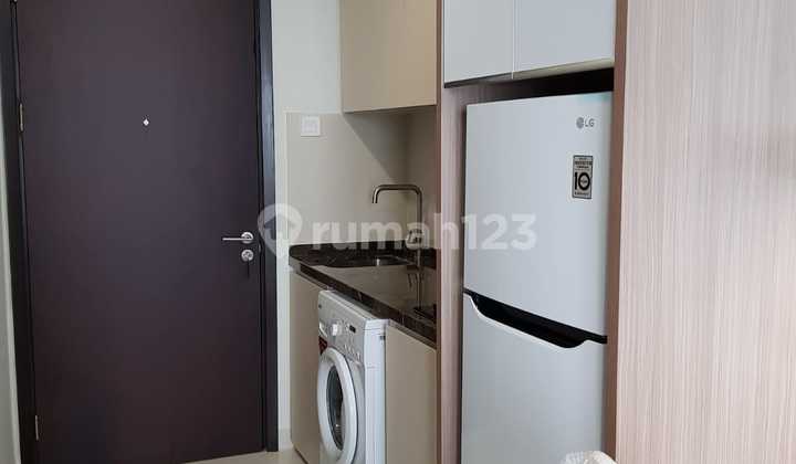 For Rent: Comfortable Apartment at Puri Mansion, Studio Type, Amethyst Tower, Fully Furnished with Swimming Pool View! Perfect for Those Who Love to Relax! Contact Us for More Information!!