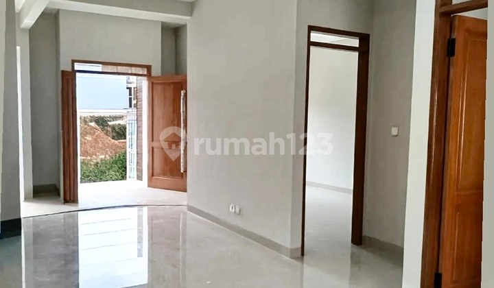 A Brand New House Dijual Cepat! Kencana Loka Rumah 1 Lantai Masih Fresh Siap Huni Lokasi Strategis Nyamaaan Rumah Bagus SHM di Serpong 2