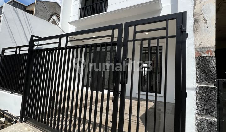 Selling Fast New House in Kencana Loka BSD Serpong. Strategic Location Spotless House! Selling Fast New House in Kencana Loka BSD Serpong. Strategic Location Spotless House!