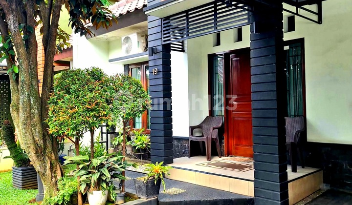 Quick Sale: Exclusive, Beautiful, and Serene House in Depok Quick Sale: Exclusive, Beautiful, and Serene House in Depok