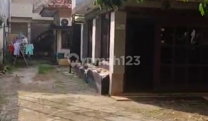 Dijual Rumah Kost-kost-an Luas Dan Besar Lokasi Strategis Dipinggir Jalan Besar