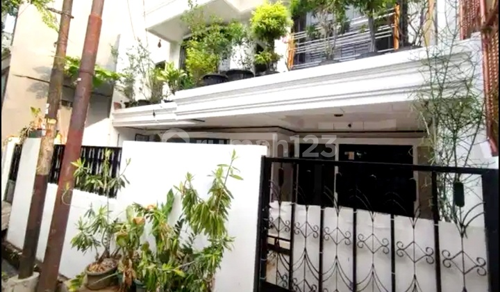 Dijual Cepat Rumah Kost-an Di Palmerah Dekat Kampus Binus Dijual Cepat Rumah Kost-an Di Palmerah Dekat Kampus Binus