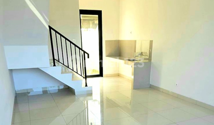 Dijual Rumah Bagus dan Terawat Baik di Royal Palm Blossom