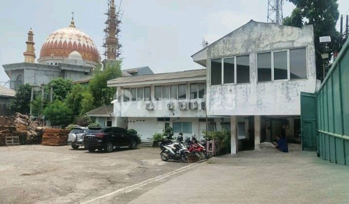 For Quick Sale: Warehouse and Office in Tipar Cakung with Easy Road Access Due to Main Road Location, Suitable for Timber Warehousing, Expedition Business, and Other Ventures. For Quick Sale: Warehouse and Office in Tipar Cakung with Easy Road Access Due to Main Road Location, Suitable for Timber Warehousing, Expedition Business, and Other Ventures.