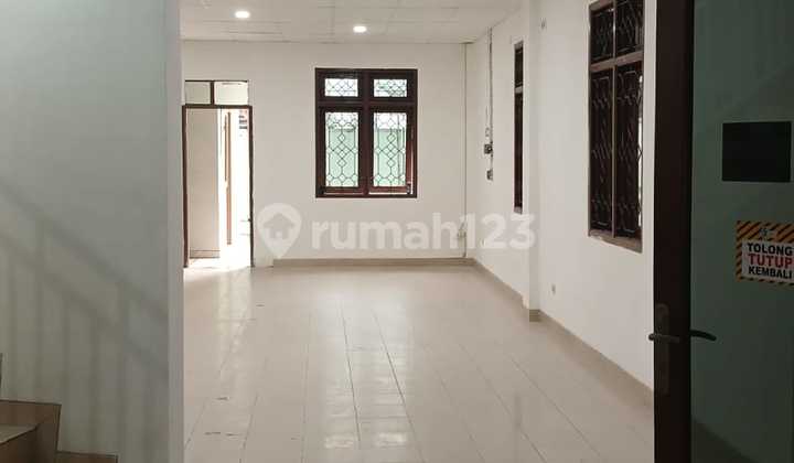 Disewakan Cepat Ruko Exclusive dan Bagus di Utan Kayu