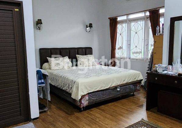 RUMAH CANTIK DAN MURAH SIAP HUNI 2 LANTAI DI AREA RAWAMANGUN ROW JALAN 2 MOBIL  2