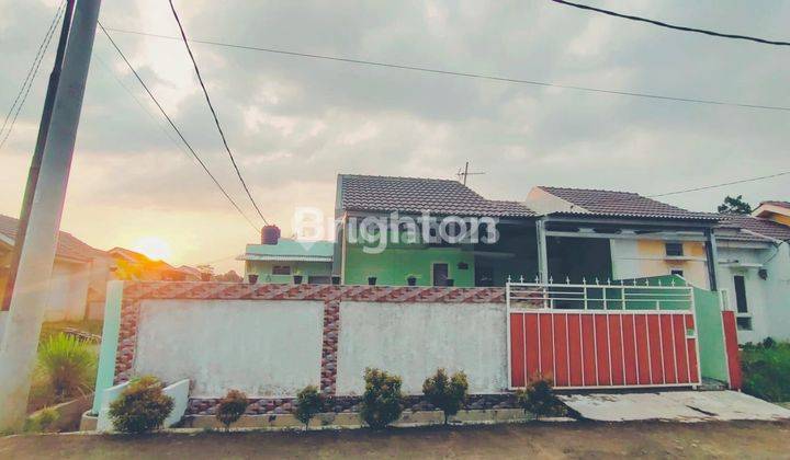 RUMAH CANTIK DAN MURAH MENARIK 1 LANTAI POSISI HOOK DI PERUMAHAN GREEN PARADISE CITY/PARUNG  PANJANG 1