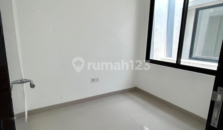 Disewakan Rumah 2 Lantai di Pik Type 2 Br Siap Huni 2