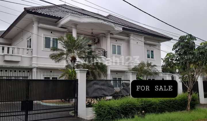For Sale 2-Story Luxury House in Meruya Full Marble 2 Plots