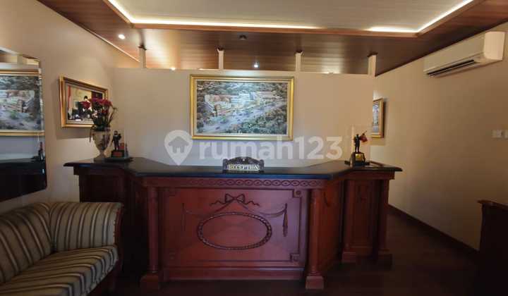 For Rent 4-Storey Shop House Business Park Kebon Jeruk Furnished Teak. 2