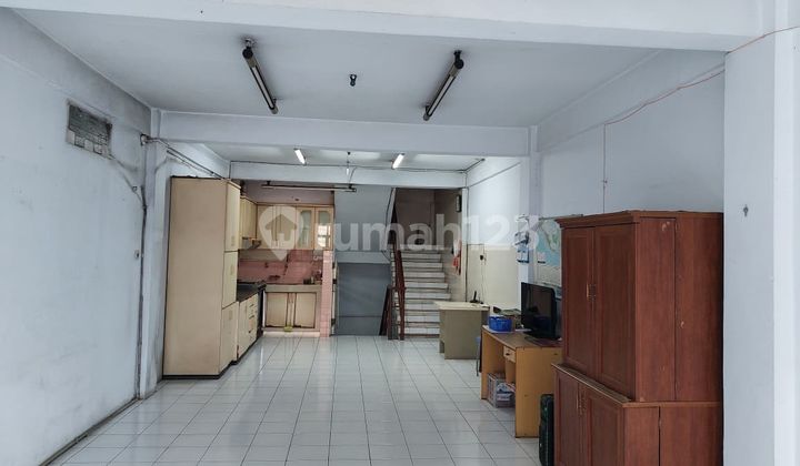For Rent: 4-Storey Shop House in Teluk Gong, Semi-Furnished, Ready to Occupy 2