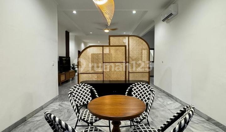 Disewakan Rumah Cantik dan Nyaman di Pluit 330M² Full Furnished 2