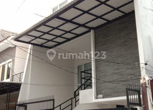 For Sale House in Tanjung Duren Type 3 Br 105M² Fully Furnished For Sale House in Tanjung Duren Type 3 Br 105M² Fully Furnished