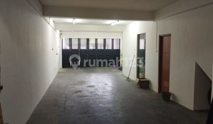 For Rent 3-Story Shop House in Muara Karang Pluit 2.5 Floors 2