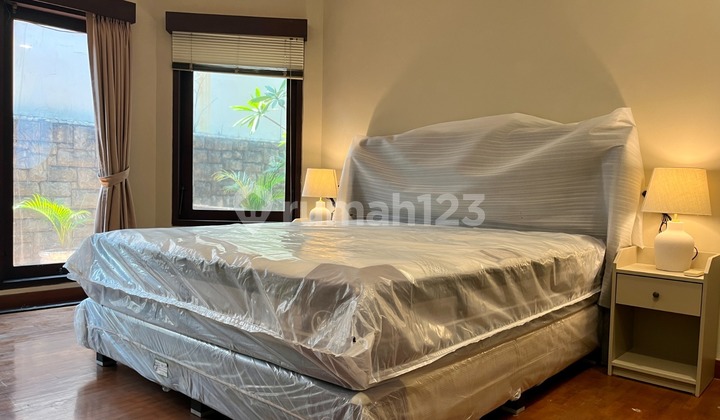 Disewakan Rumah Style Modern di Ancol Type 5+1 Br Furnished