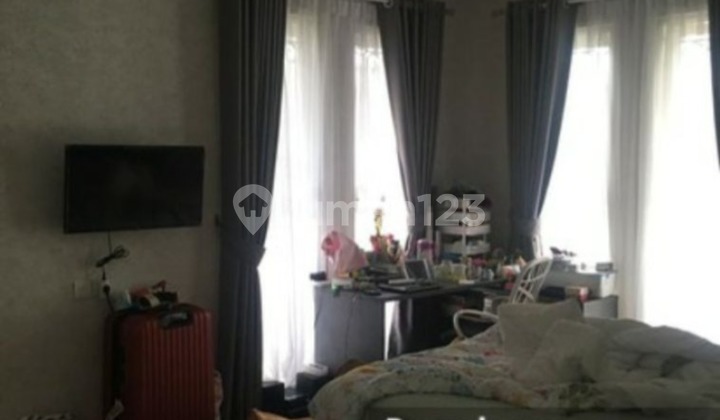 For Sale 2.5 Story Hook House in North Pluit Fully Furnished