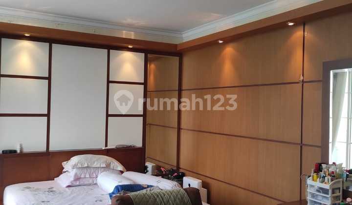 Dijual Rumah 3 Lantai di Bukit Golf Mediterania Semi Furnished Dijual Rumah 3 Lantai di Bukit Golf Mediterania Semi Furnished