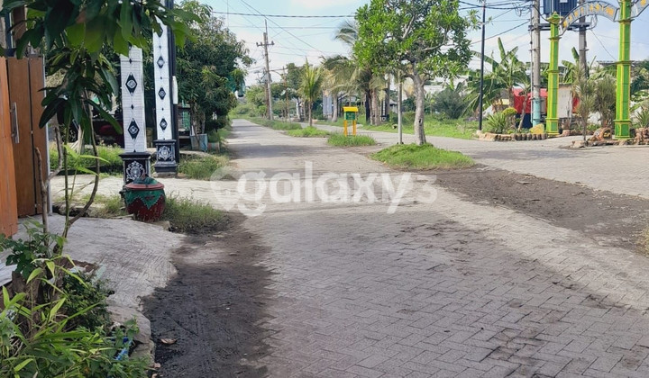 tampak depan rumah 2 lantai di mentari
