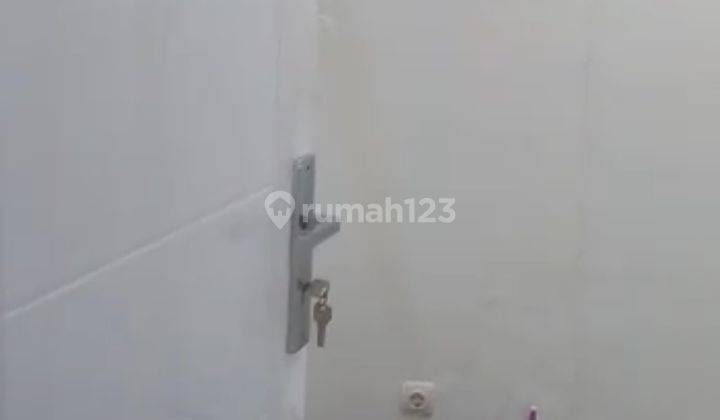 backyard ada rumah 2 lantai strategis
