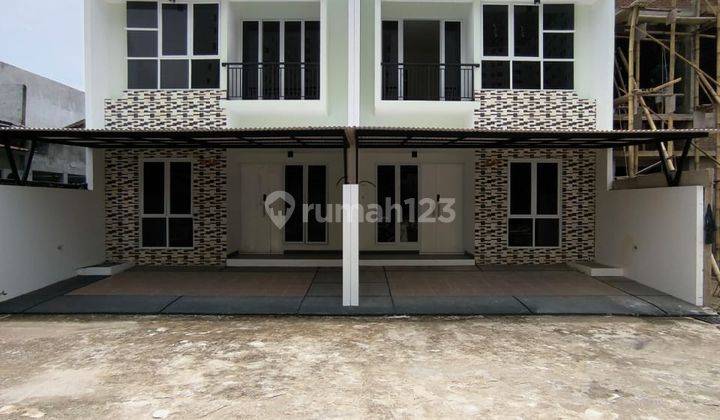 Rumah 2 Lantai Siap Huni 