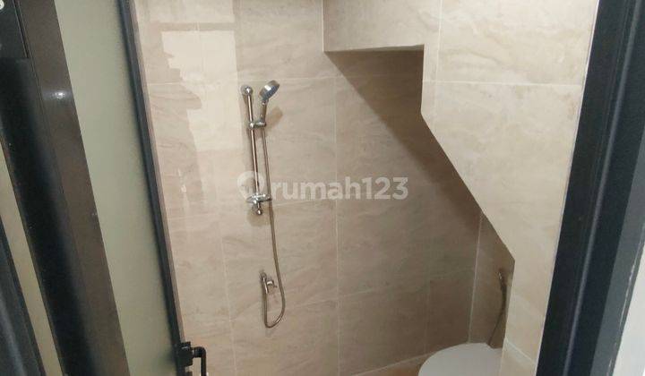 kamar mandi ada rumah 2 lt dkt