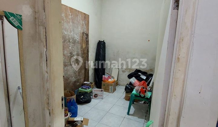 Nice House, Ready to Live, Near Commercial Area, 2