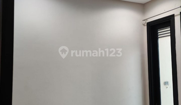 Rumah Terawat Model Minimalis Sangat Nyaman Ada Ruang Terbuka 2