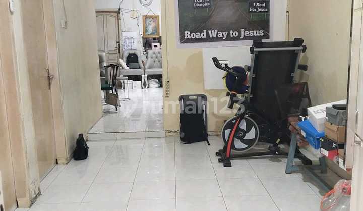 Rumah Bagus Siap Huni, Dekat Area Komersil 2