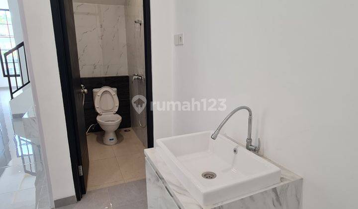 Rumah Baru Gress, Siap Huni, Dekat Area Komersil 2