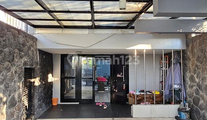 Rumah Bagus, Siap Huni, Semi Furnish, Dekat Area Komersil