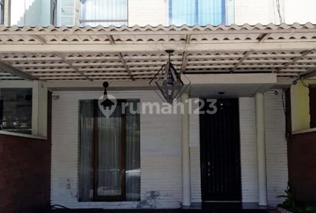 Rumah Bagus, Siap Huni, Semi Furnish, Dekat Club House