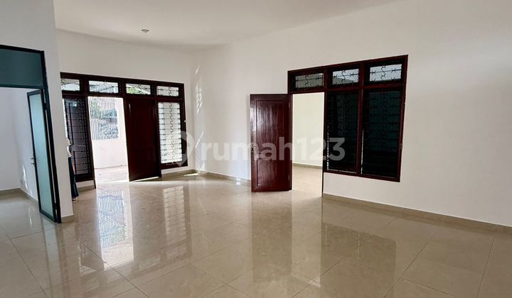 Rumah Bagus, Siap Huni, Cukup Luas, Dekat Area Komersil 2