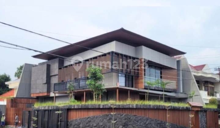 Greess New Home, Luxury House, Near Commercial Area