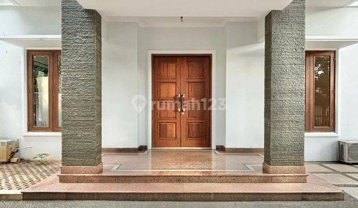 Rumah Mewah Parta Kuningan, Hoek, Kondisi Semi Furnished! Rumah 1