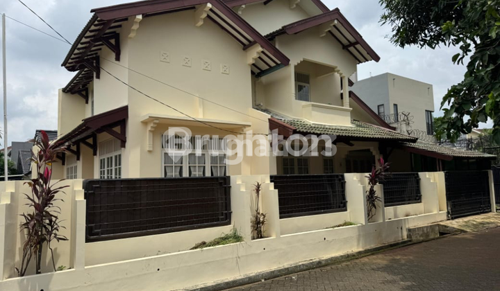 Dijual Rumah Hook Selesai Renovasi, Jalan Lebar Tidak Banjir Depan Taman Bintaro Jaya
