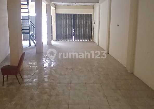 For Rent and Sale, Three Connected Shophouses Combined into One in a Strategic Location in South Tambun. 2