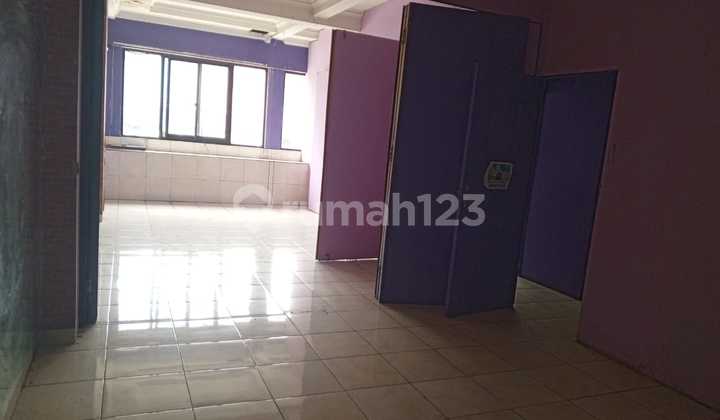 Di Sewakan Dan Dijual Ruko Cocok Buat Usaha Kuliner, Tempat Pelatihan Di Pinggir Jalan Raya Klender Jakarta Timur