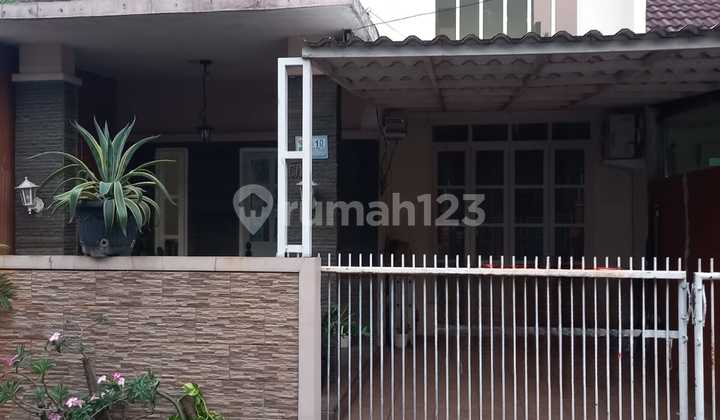 Di Jual Rumah di Komplek Graha Santika Jatiasih Bekasi Di Jual Rumah di Komplek Graha Santika Jatiasih Bekasi