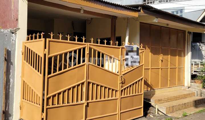 Di Jual Rumah Bagus Plus Kios/Toko di Harapan Indah Bekasi