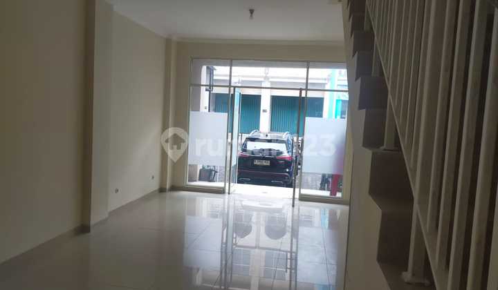 For Rent: Ready-to-Occupy Shophouse in Grand Galaxy South Bekasi 2