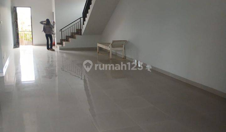 Disewakan 2 Unit Ruko Gandeng Bangunan Baru Siap Pakai 2