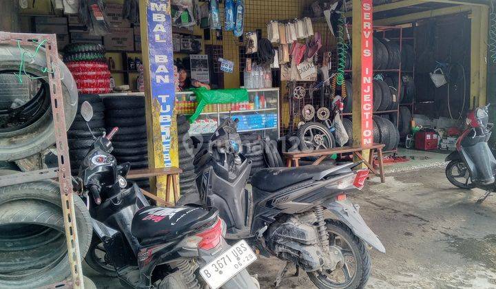 Di Jual Rumah Berikut Bengkel Dan Peralatan Tambal Ban Di Jalan Utama Perumahan Kirana Cibitung Bekasi 2