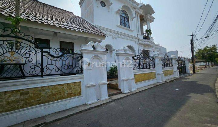 Dijual Cepat Rumah Model Classic Mewah 2 Lantai Di Cipinang Jakarta Timur