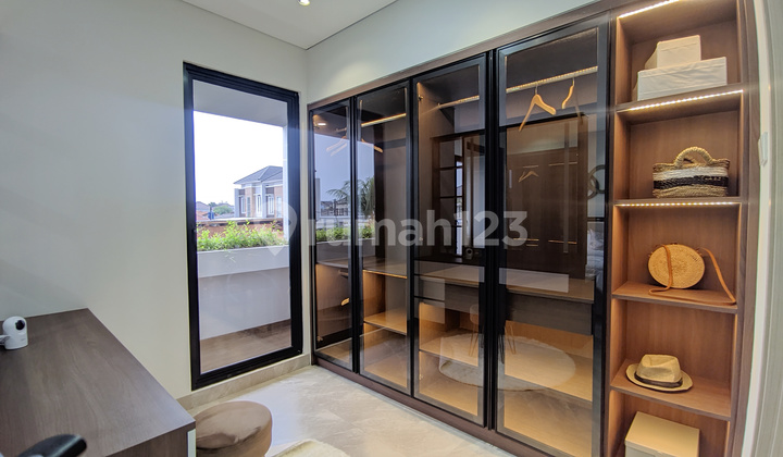 Rumah 3 Lantai Akses 2 Mobil Siap Huni di The Astelia Bintaro