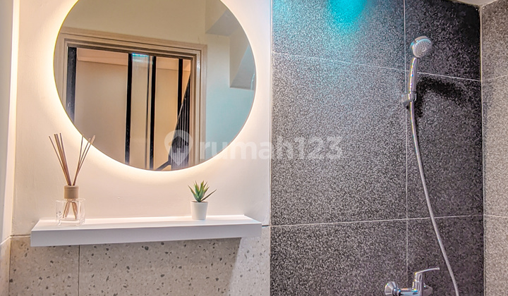 Di Jual Rumah 3 Lantai Strategis di The Astelia Bintaro