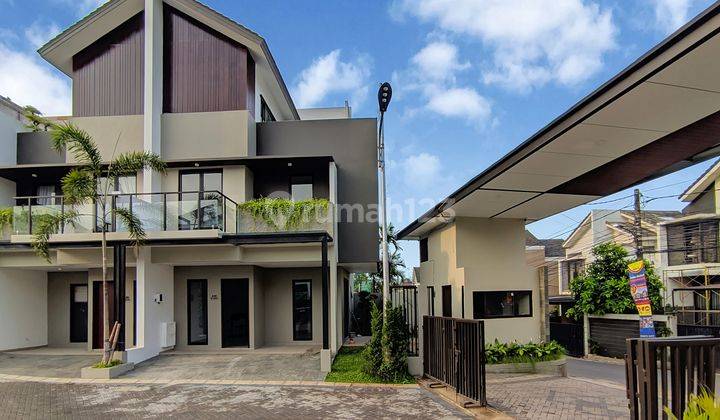 Di Jual Rumah 3 Lantai Strategis di Bintaro