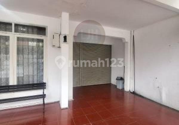 Dijual Rumah 2 Lantai Luas Tanah 225m2, Sudah Renovasi Siap Huni, 5+1 Kamar Tidur, Dekat Fasilitas Umum, Metro Indah Mall, Rs. Al Islam, Pintu Tol Buah Batu. Margahayu Bandung