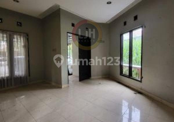 Dijual Rumah 2 Lantai Luas 178m2, 3+1 Kamar Tidur, Dalam Cluster One Gate Security System, Arcamanik Bandung Timur 2