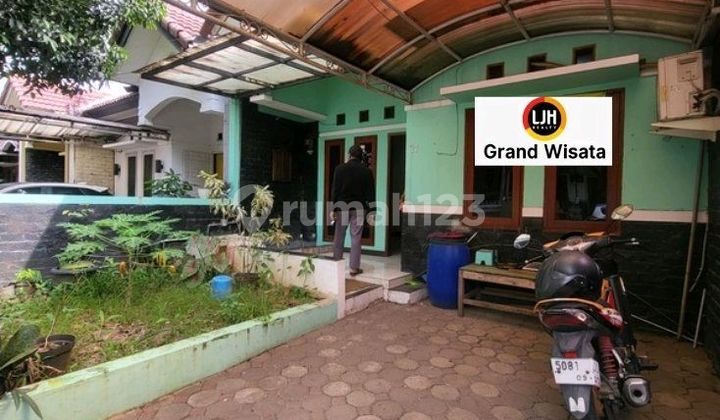 Two-Story House 112 M2. 3 + 1 Semi-Furnished Bedrooms, Move-In Ready in a 24-Hour Security Complex. Antapani Bandung Two-Story House 112 M2. 3 + 1 Semi-Furnished Bedrooms, Move-In Ready in a 24-Hour Security Complex. Antapani Bandung