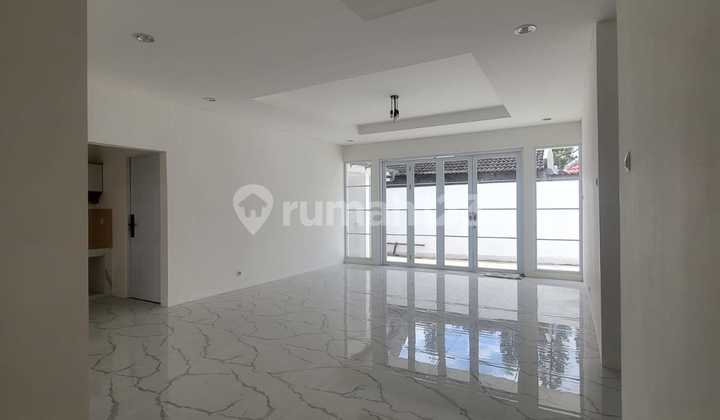 Disewakan Rumah Baru 1 Lantai Luas 200 M2. 3 + 1 Kamar Tidur Siap Huni Dalam Cluster One Gate Security System. Fasilitas Cluster Kolam Renang Lapangan Bulu Tangkis Masjid Taman Bermain. Di Arcamanik Bandung 2